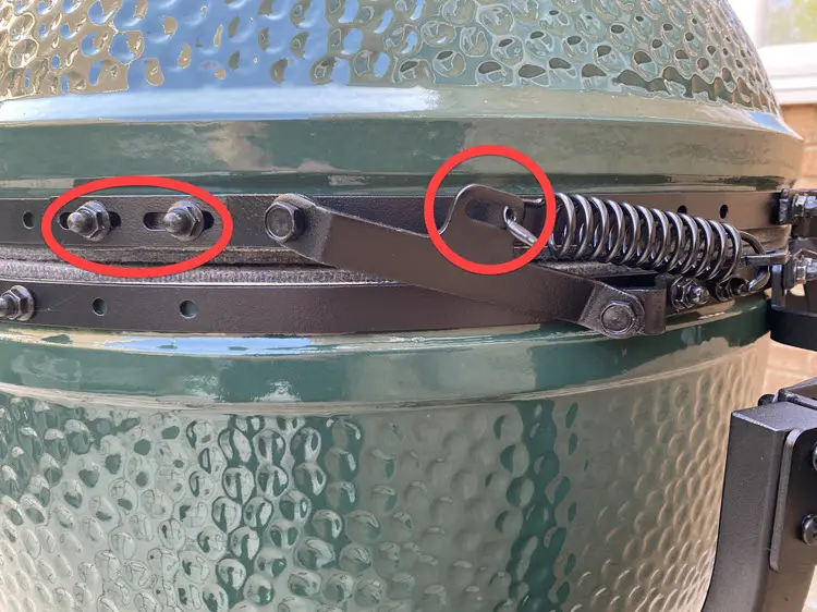 Big Green Egg XL Right Side Side Hinge Fixing Position Big Green Egg XL Right Side Side Hinge Fixing Position